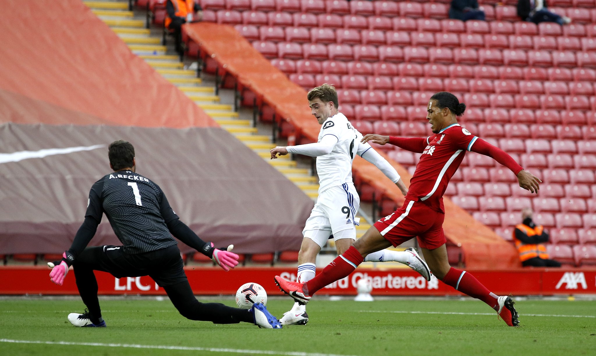 仅仅是对他 仅仅是对他